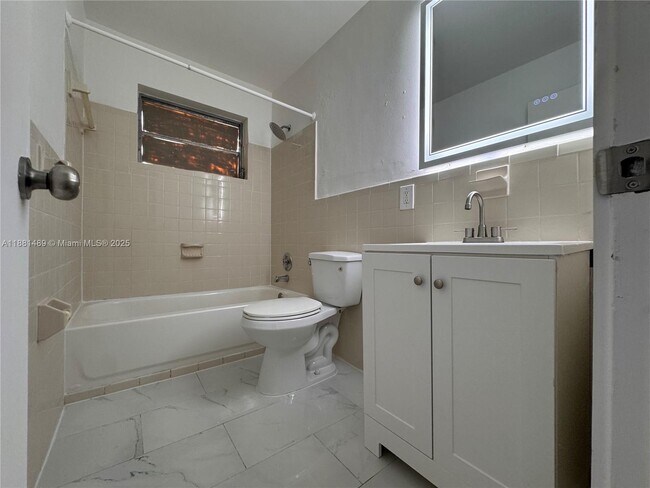 Building Photo - 3632 SW 87th Ave