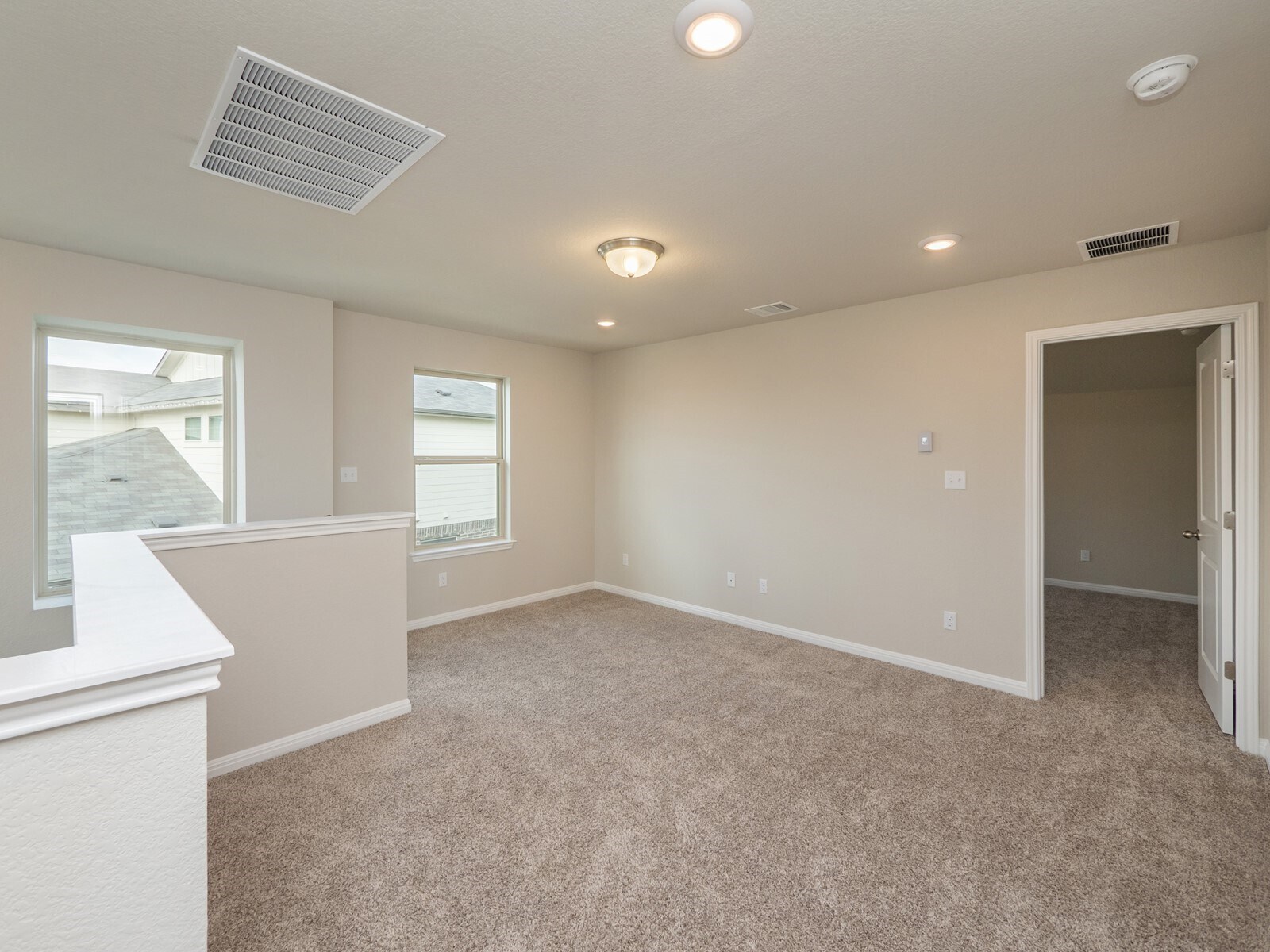 Building Photo - 120 Serpens St