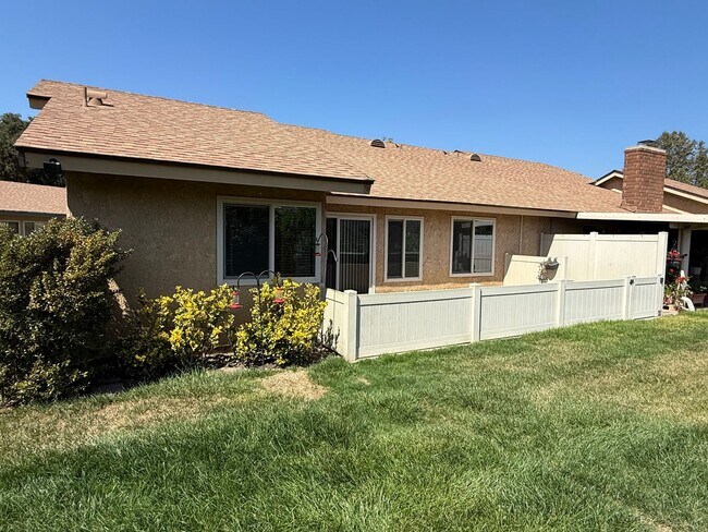 Building Photo - Updated Home in Leisure Village on the Per...