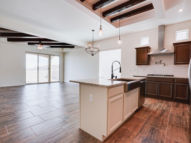 Building Photo - 392 Frodsham St