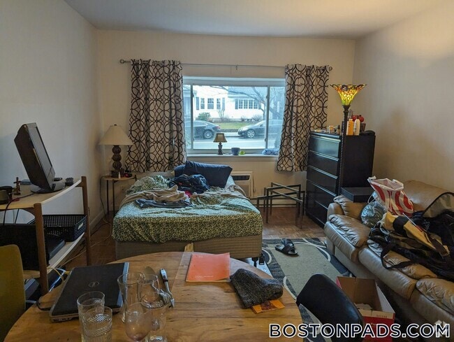 Building Photo - 525 Highland Ave