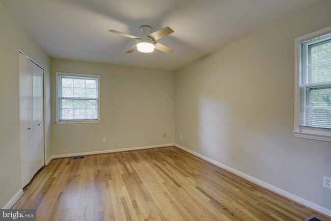 Building Photo - 8521 Tysons Ct