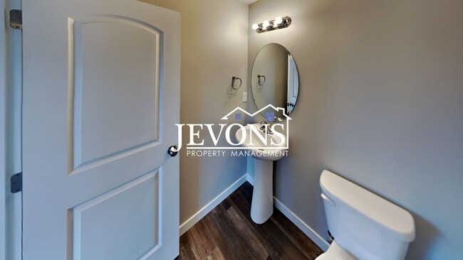 Building Photo - Enchanting 2020-built single-family home in Yakima