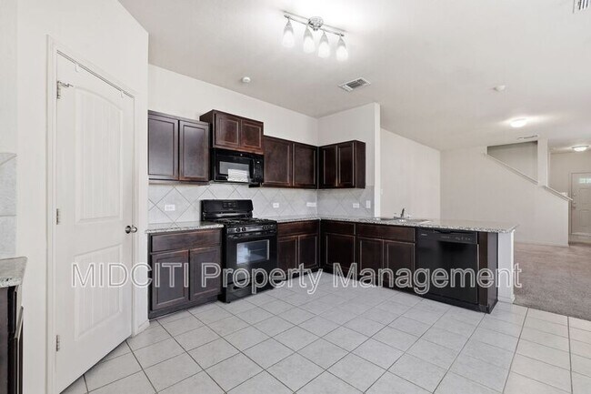 Building Photo - 205 Tallow Trl