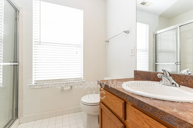 Building Photo - 1610 Fela Dr