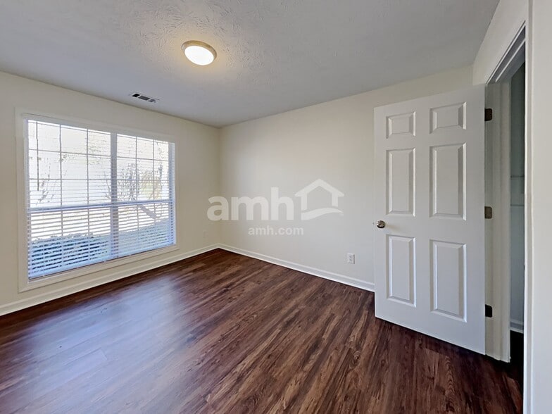 Building Photo - 2117 Steffi Ln NW