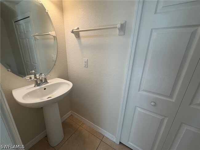 Building Photo - 9101 Gervais Cir