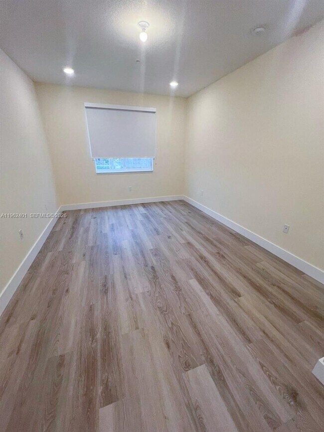 Building Photo - 6416 NW 102nd Ct