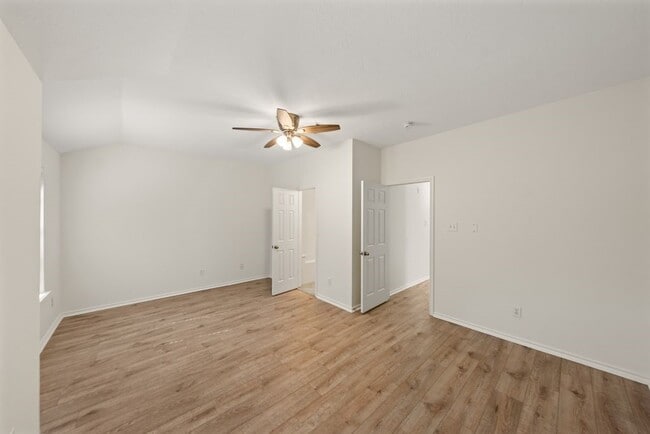 Building Photo - 222 Blushwood Pl
