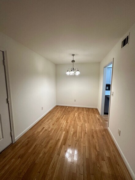Building Photo - 2118 Acklen Ave