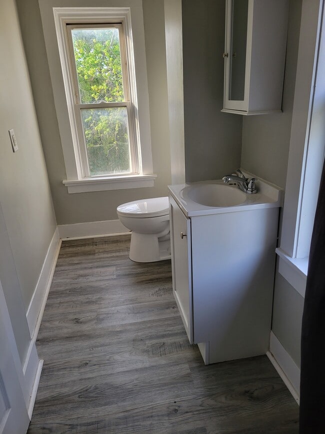 Bathroom - 125 Neil St