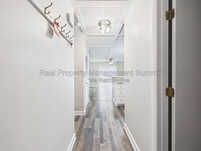 Building Photo - 1336 Hunters Rd