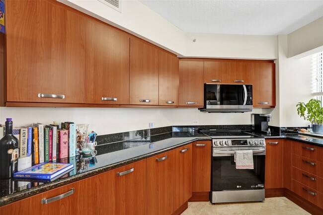 Building Photo - 2001 N Ocean Blvd