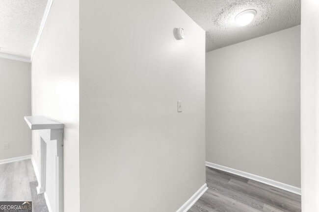 Building Photo - 121 Mark Twain Cir