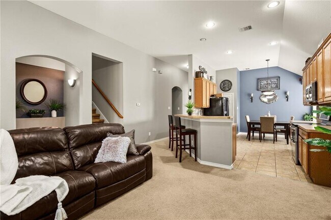 Building Photo - 2800 Mission Tejas Dr