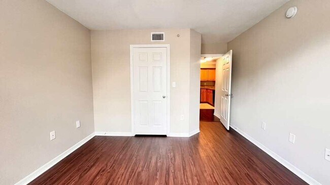 Building Photo - 15155 Michelangelo Blvd