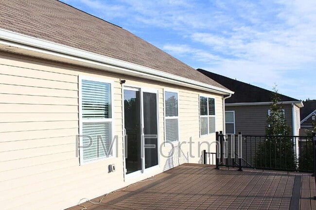 Building Photo - 4417 Carrington Dr