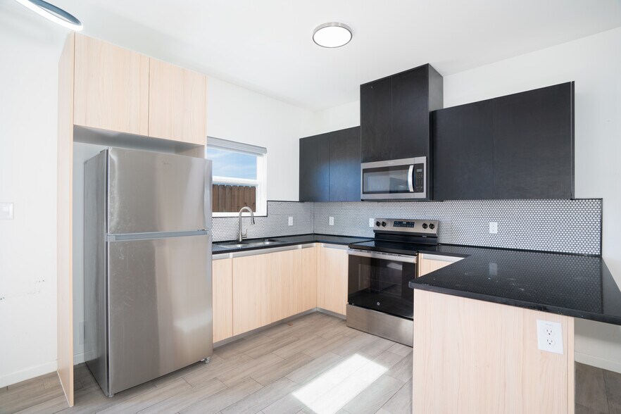 Building Photo - 12509 N 40th St