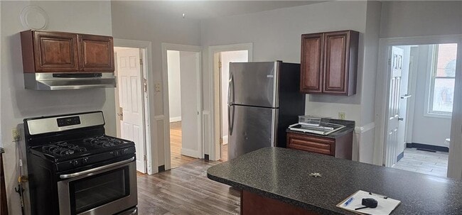 Building Photo - 51 Brayton St