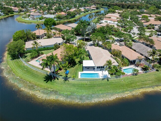 Building Photo - 2576 Bay Pointe Dr