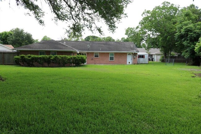Building Photo - 5414 Spellman Rd
