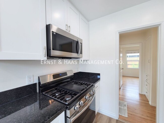 Building Photo - 3102 Ocana Ave