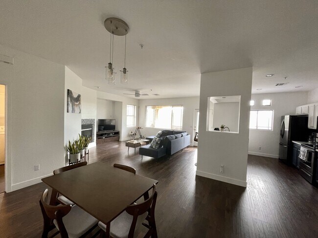 Primary Photo - 11500 E Cochise Dr