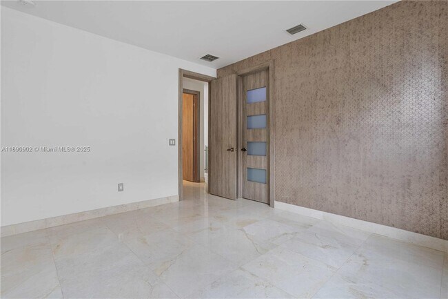 Building Photo - 9910 NW 86th Terrace