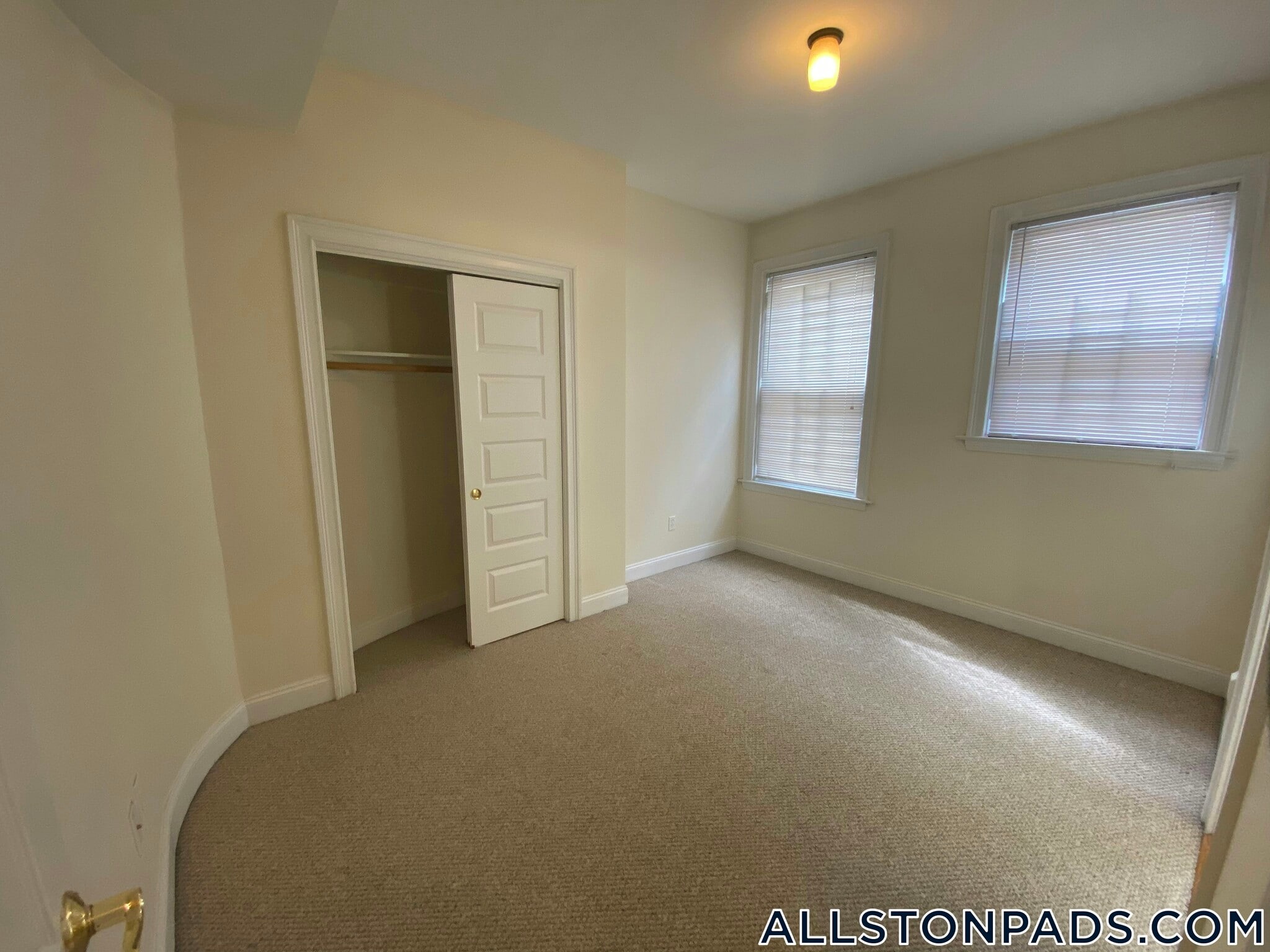 Building Photo - 53 Ashford St