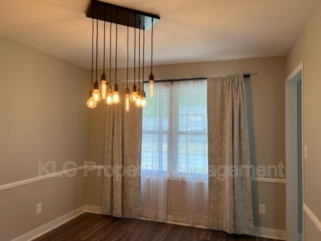 Building Photo - 9748 Lincoln Ave