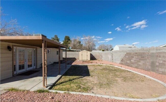 Building Photo - 3654 Vista Del Monte Dr