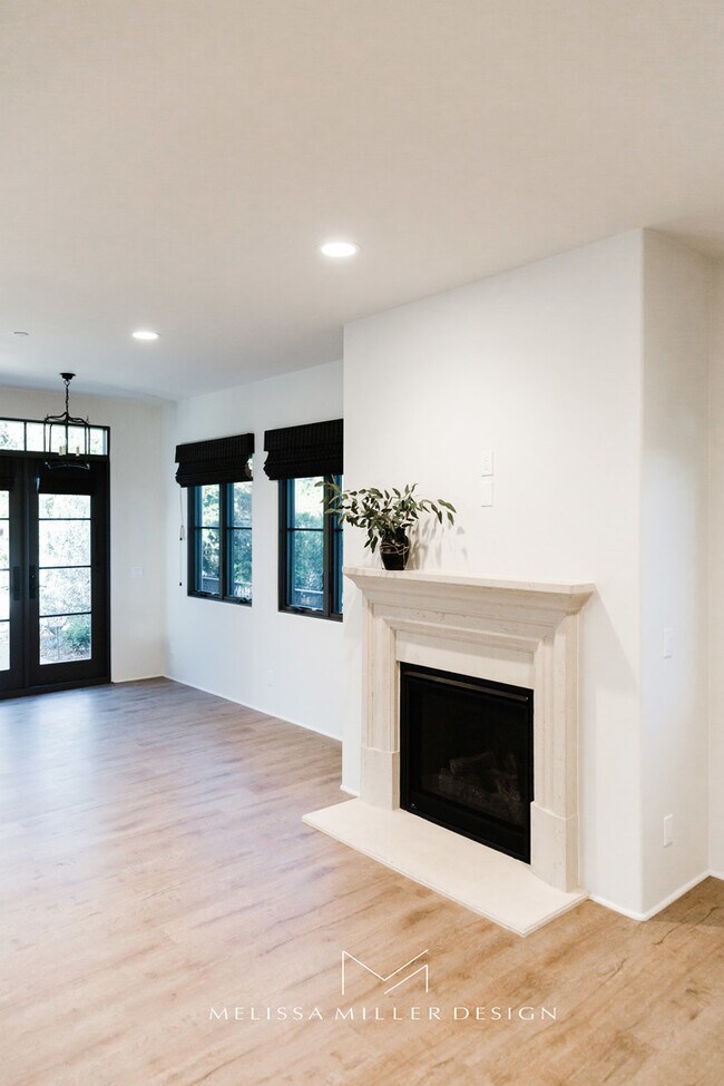 Building Photo - 433 APS