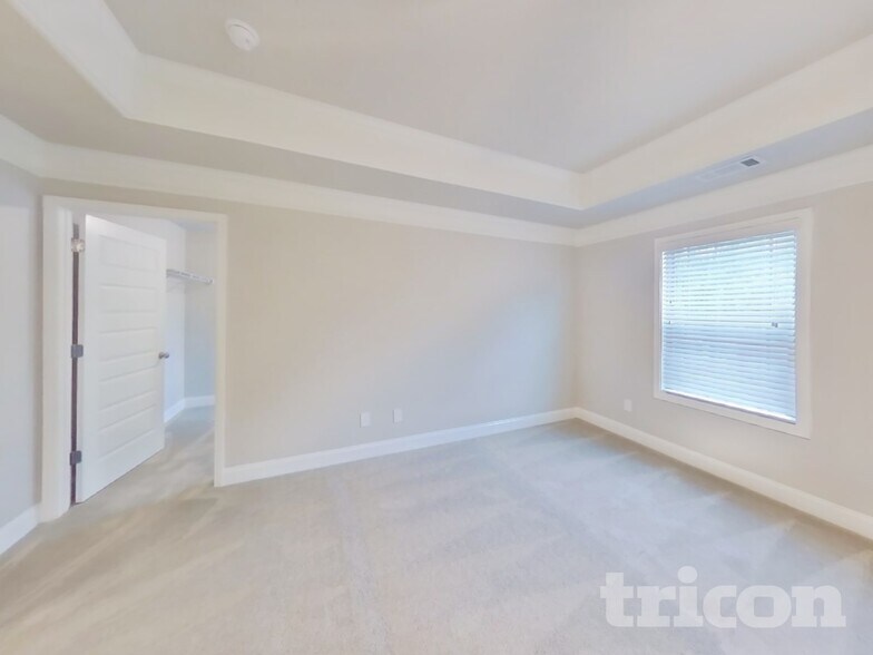 Building Photo - 805 Crescent Way