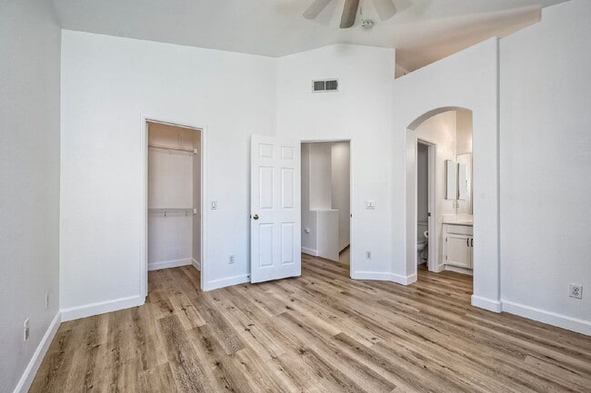 Building Photo - Cozy Condo  Saxony at Encinitas Ranch