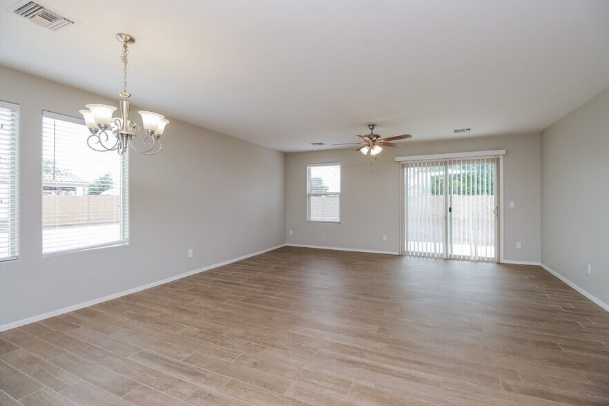 Building Photo - 37914 N Beverly Ave