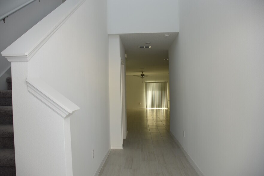 Interior1 - 2505 Leonia Ln