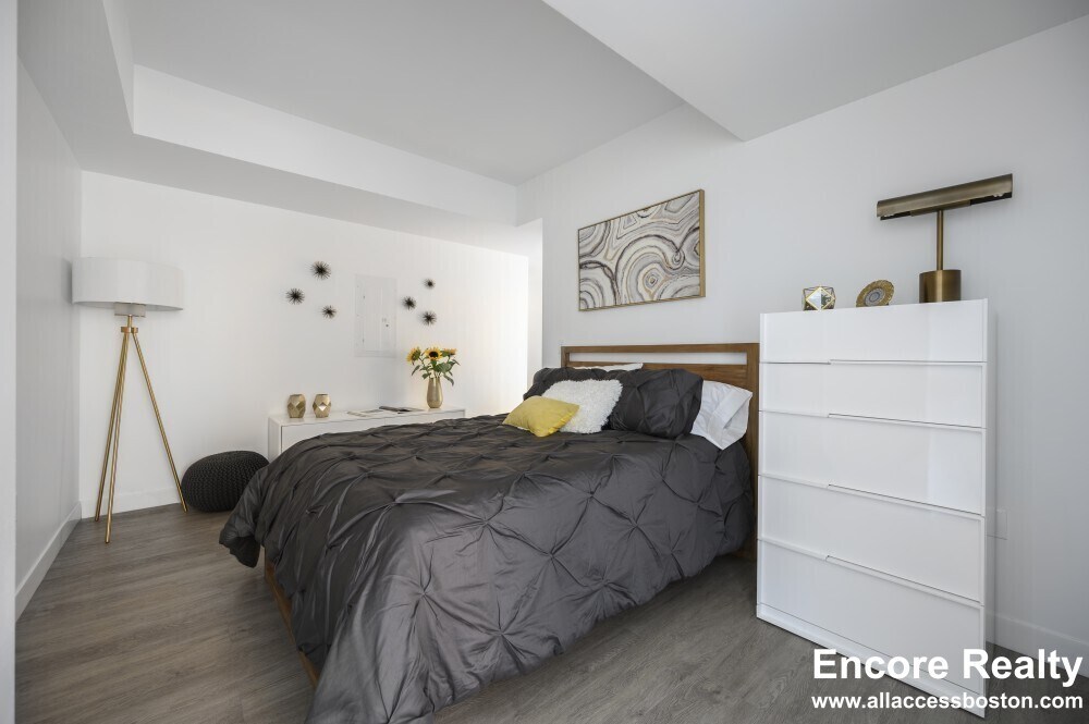 Building Photo - 425 Massachusetts Ave