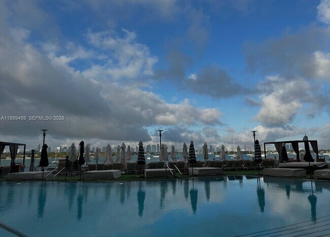 Building Photo - 1100 West Ave