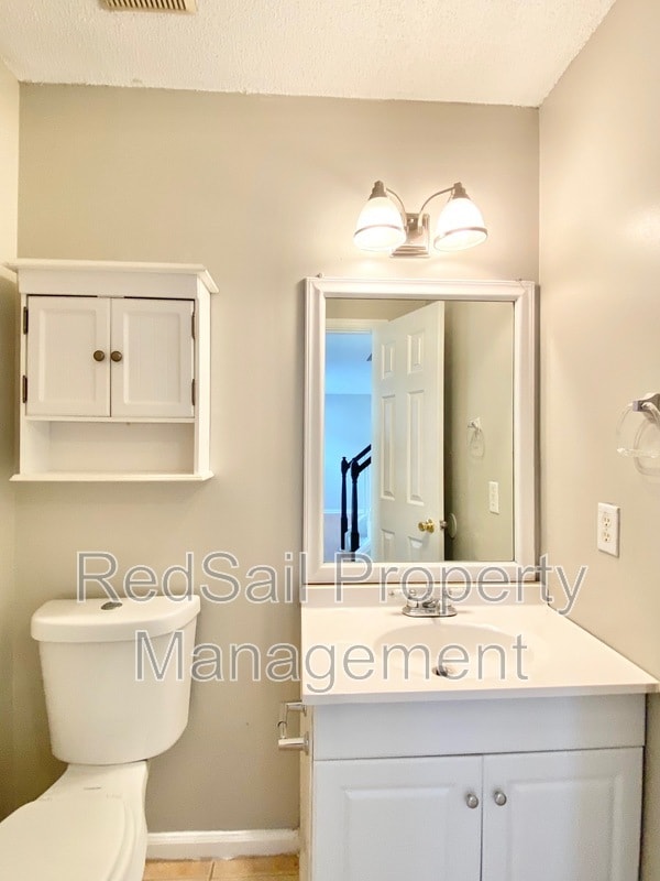 Building Photo - 815 Chapin Wood Dr