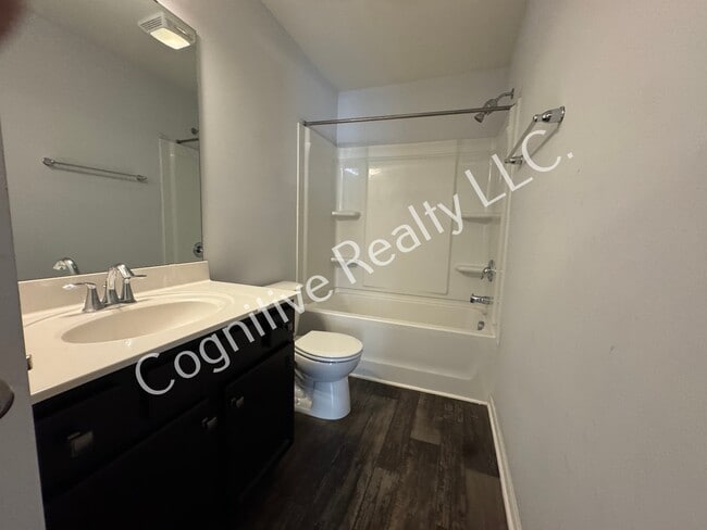 Building Photo - 115 Fortress Dr