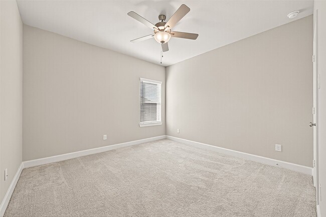 Building Photo - 23754 Pullin Market Dr