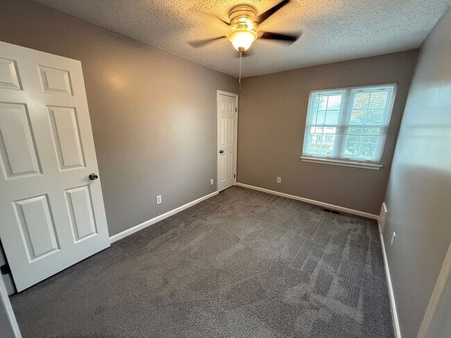 Building Photo - 906 Seabreeze Ct