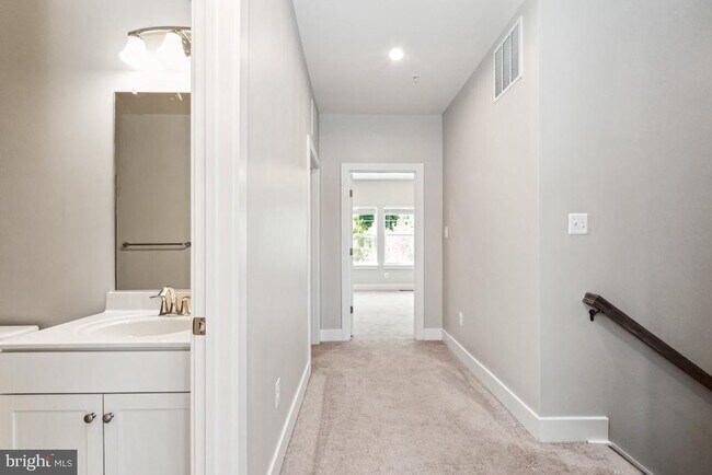 Building Photo - 8311 Amber Beacon Cir