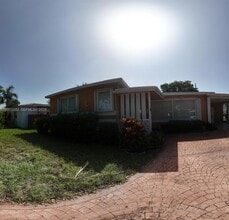 Building Photo - 12140 NE Miami Ct