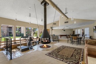 Building Photo - COMING SOON! Spacious 1 Bed 1 Bath Condo i...