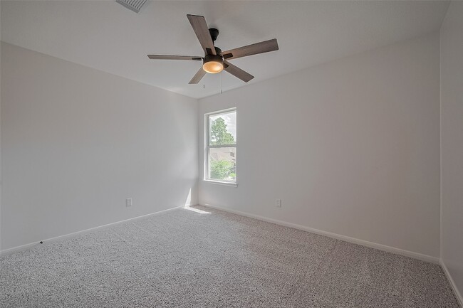 Building Photo - 3223 Candlepine Dr