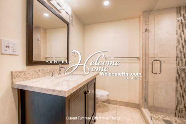 Building Photo - Furnished Park Tower Condo with views of t...