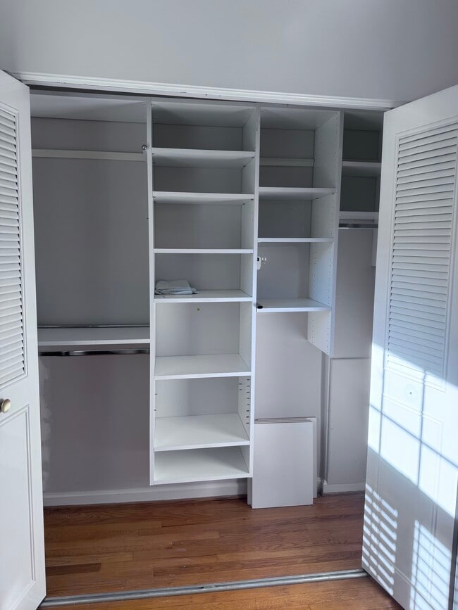 Building Photo - 5120 Sideburn Rd