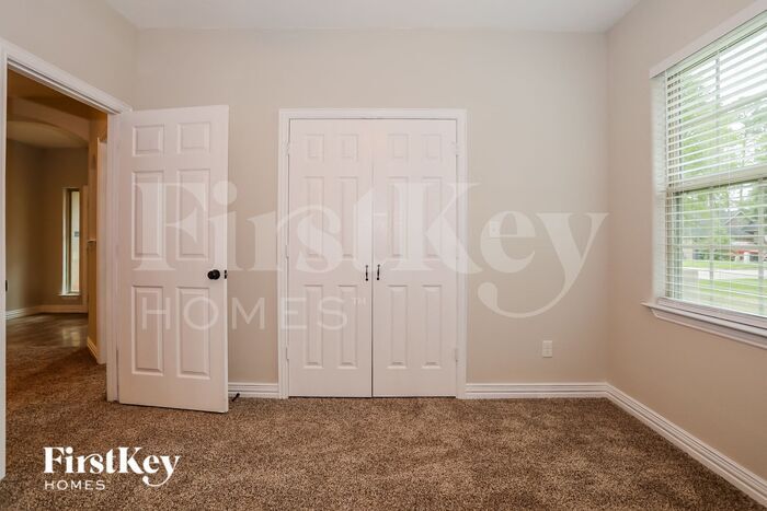 Building Photo - 12054 Mustang Ave
