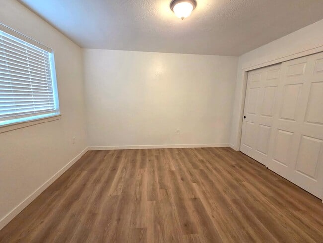 Building Photo - Newer Two bedroom/Two bath Duplex | Available NOW
